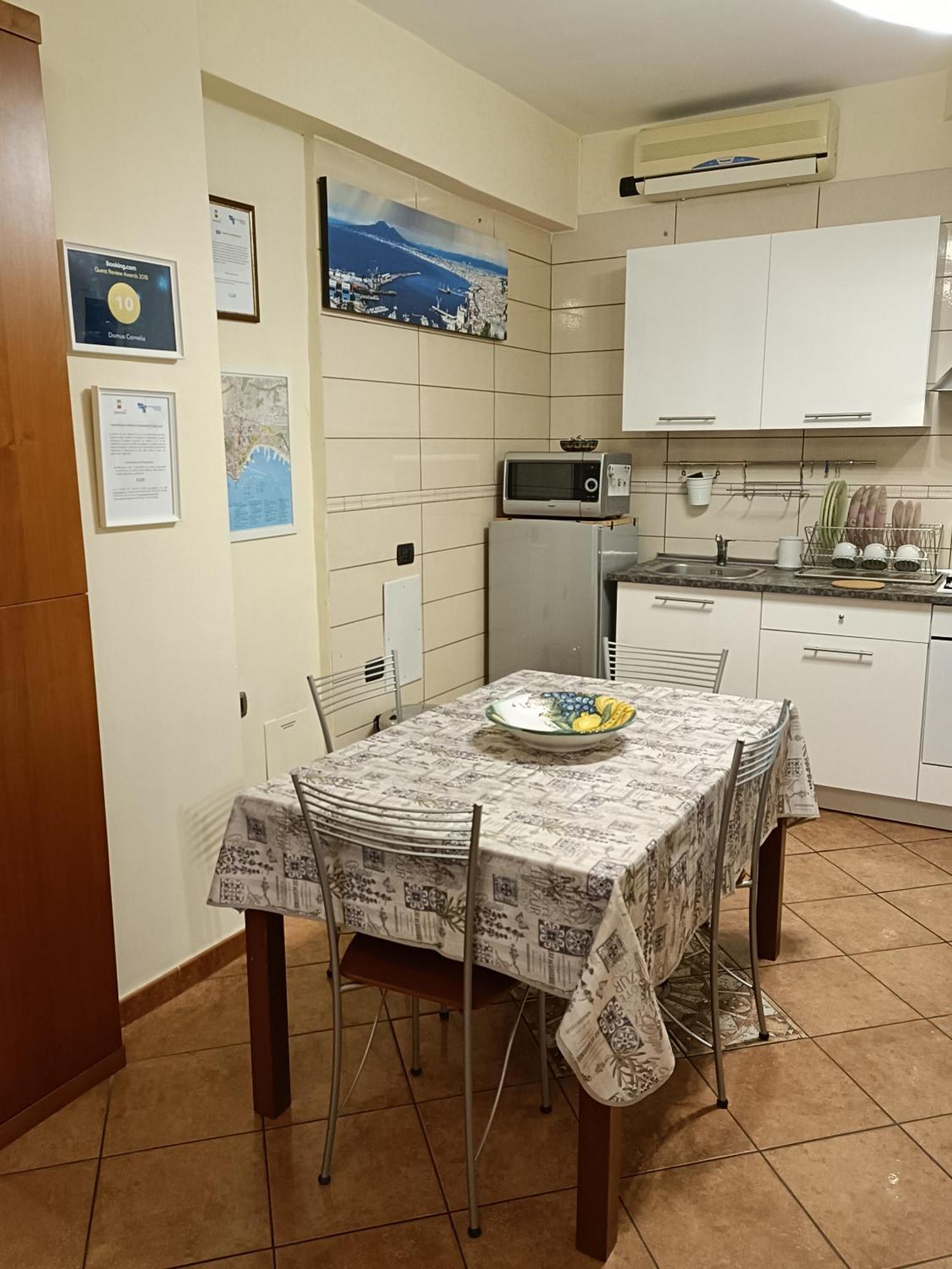 Appartement Domus Cornelia à Naples Chambre photo